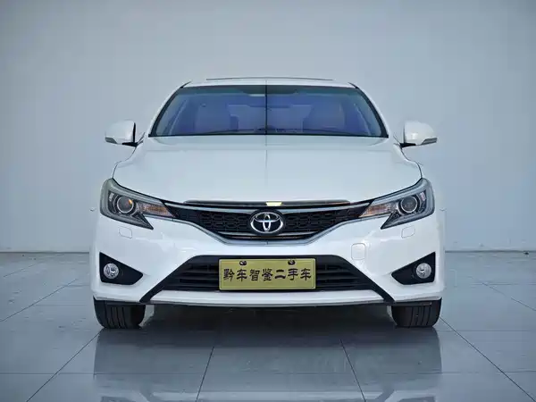 Toyota Reiz 2015