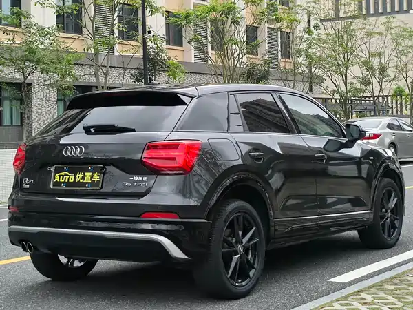 Audi Q2L 2021
