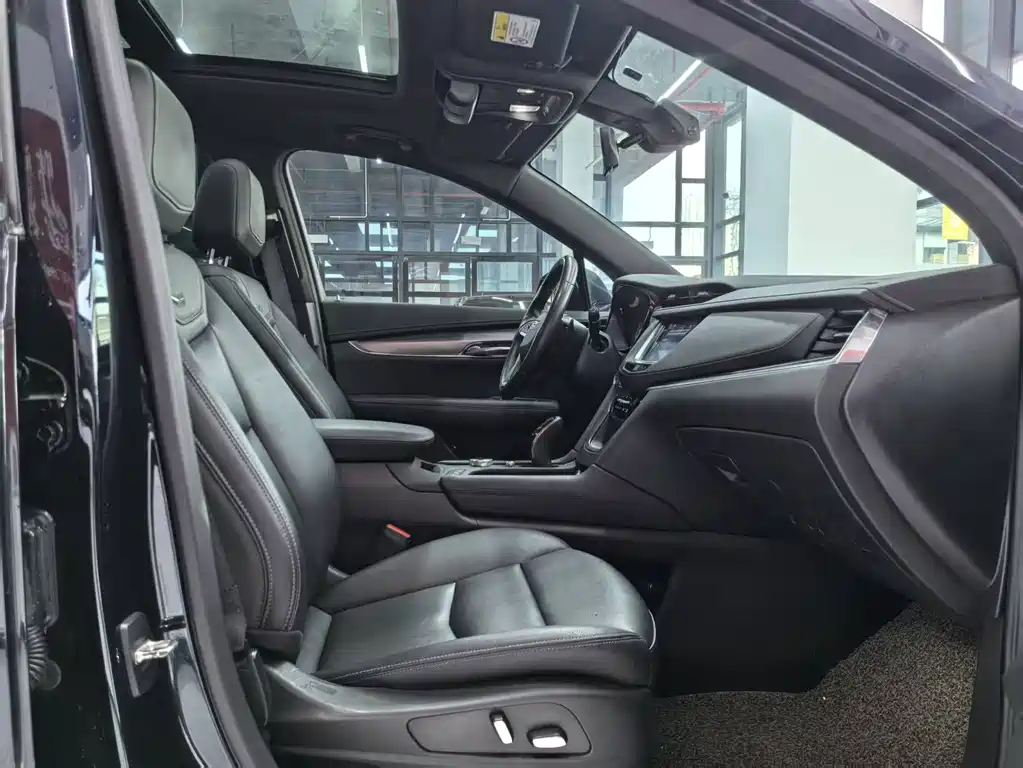 Cadillac XT6 2022 — фото 10