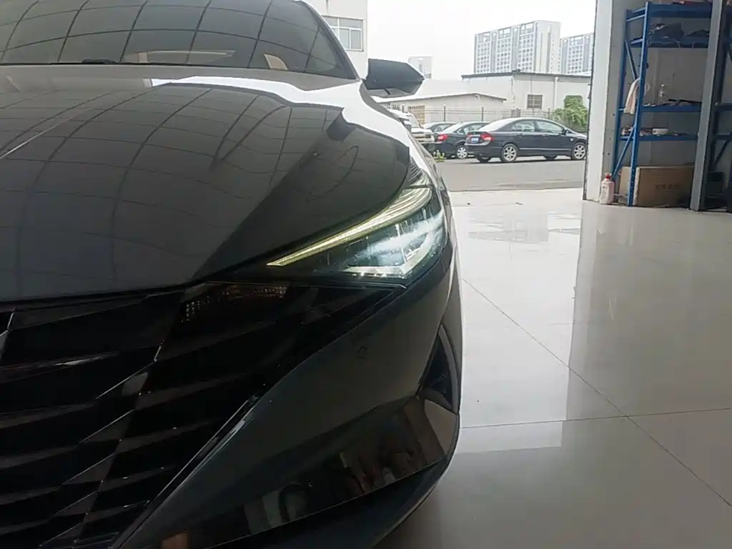 Hyundai Elantra 2021 — фото 24