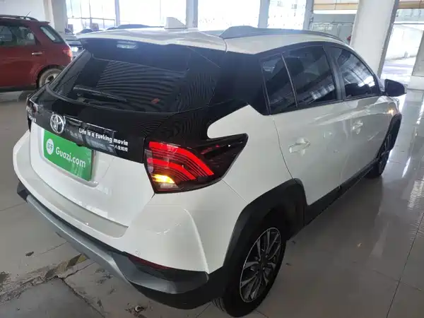 Toyota Yaris L 2022