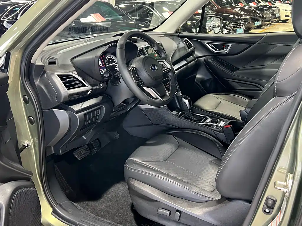 Subaru Forester 2019 — фото 12