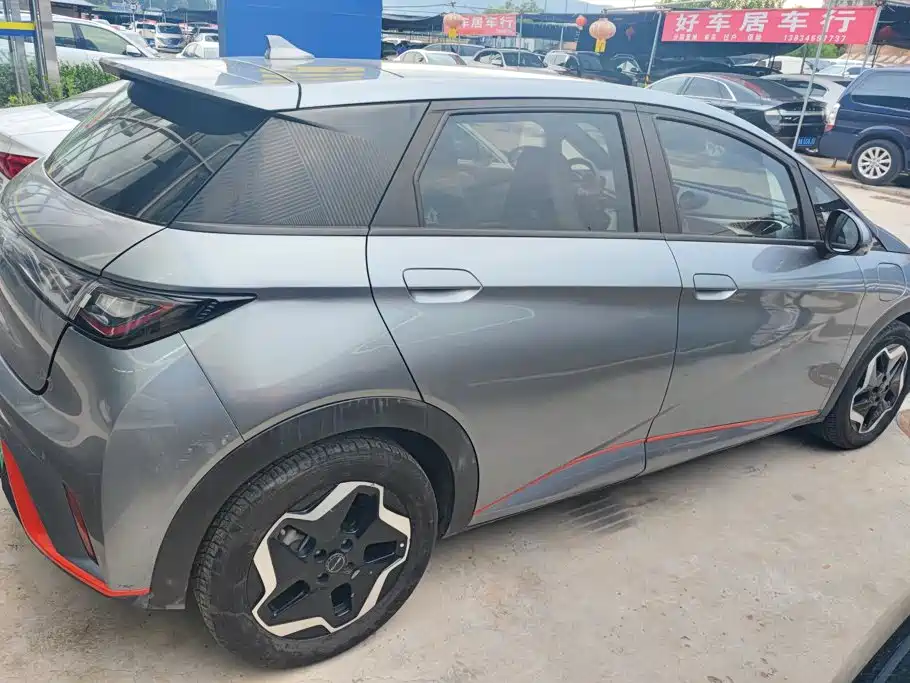 BYD Dolphin 2023