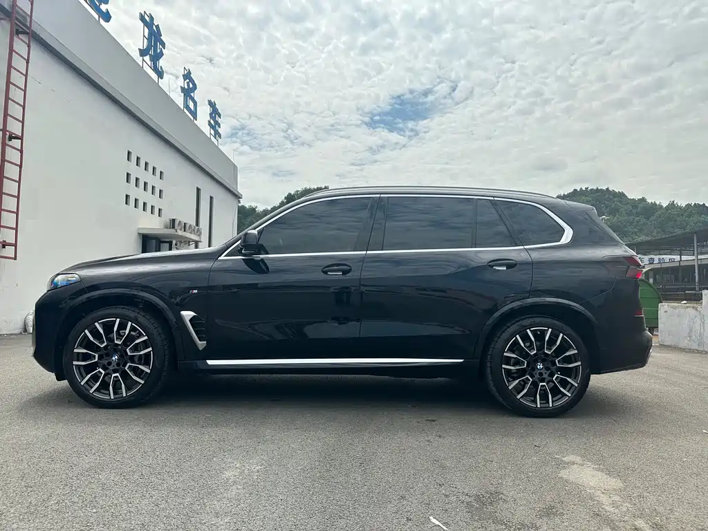 BMW X5 2025 — фото 11