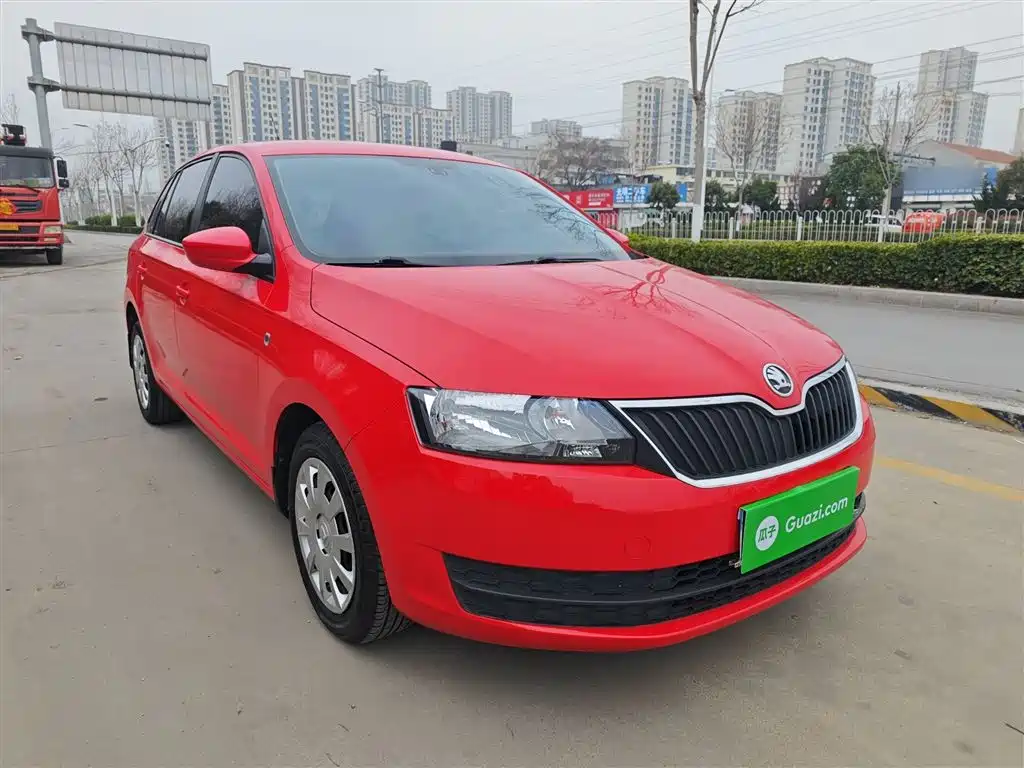 Skoda Rapid Spaceback 2016 — фото 17