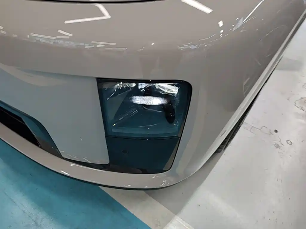 Li Auto i8 2025 — фото 24