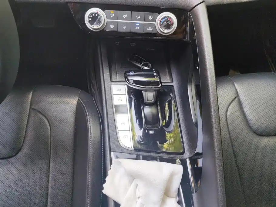 Hyundai Elantra 2020 — фото 16