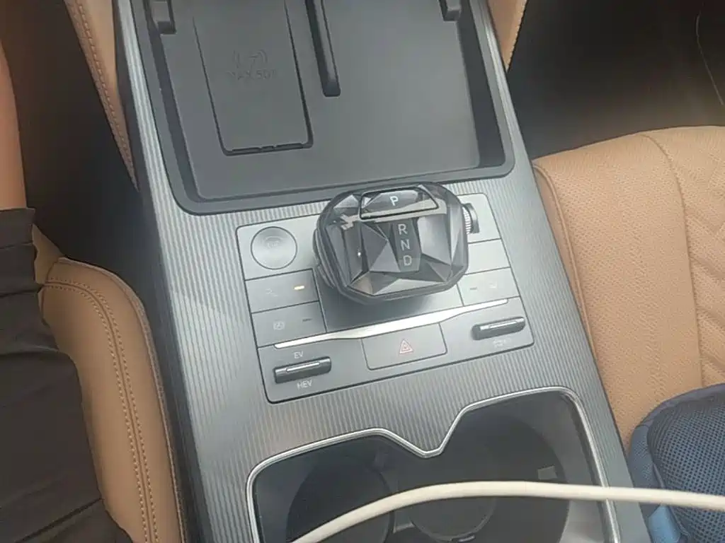 BYD Song L DM-i 2024 — фото 14