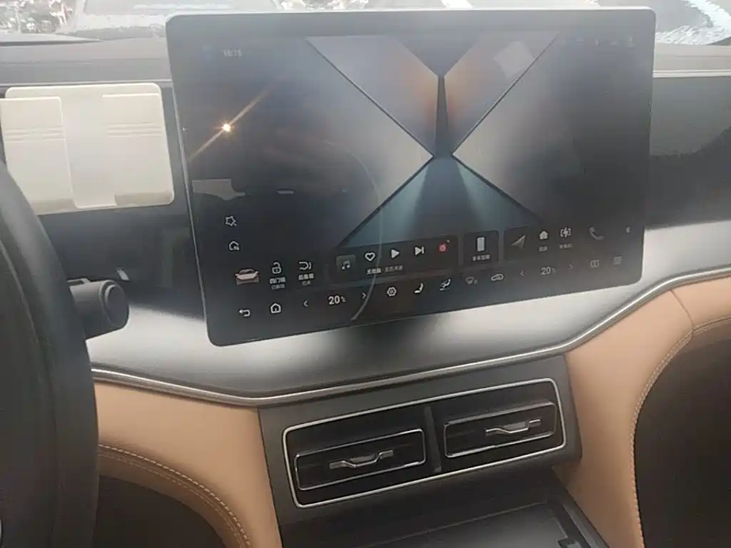 BYD Song L DM-i 2024 — фото 13