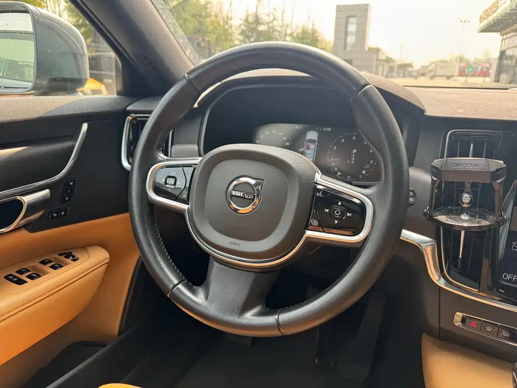 Volvo V90 2017 — фото 12