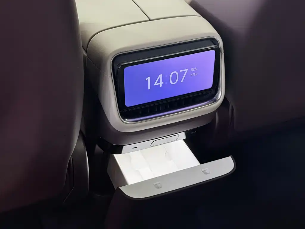 Xiaomi YU7 2025 — фото 12