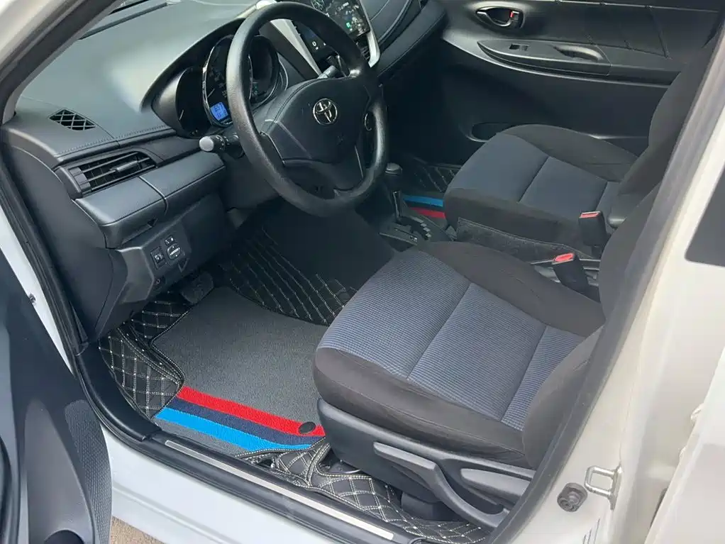 Toyota Yaris L 2016 — фото 11