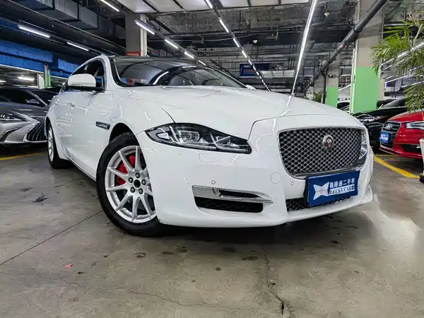 Jaguar XJ 2016