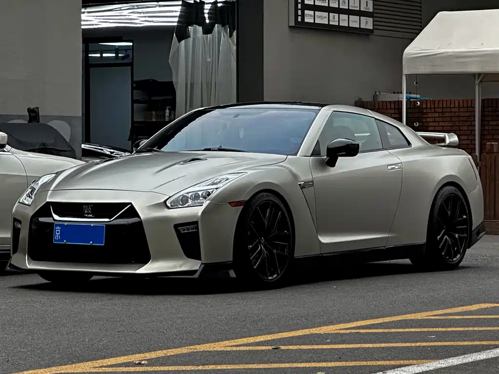 Nissan GT-R 2012