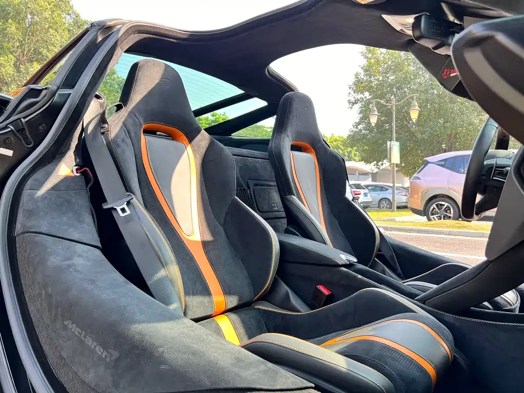 McLaren 720S 2019 — фото 13