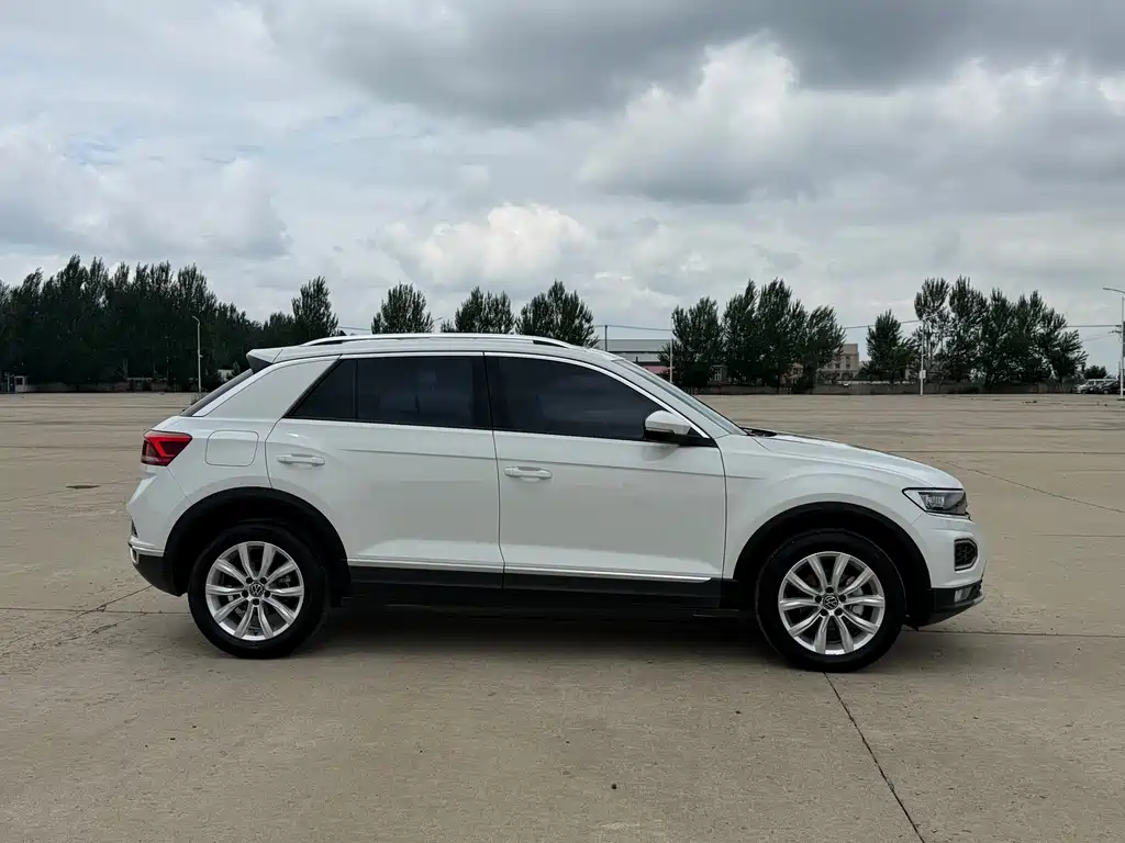 Volkswagen T-Roc 2023 — фото 4