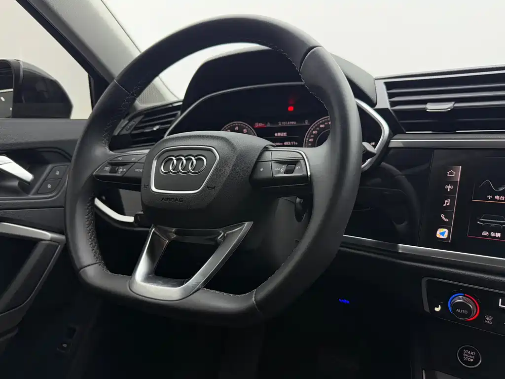 Audi Q3 2023 — фото 13