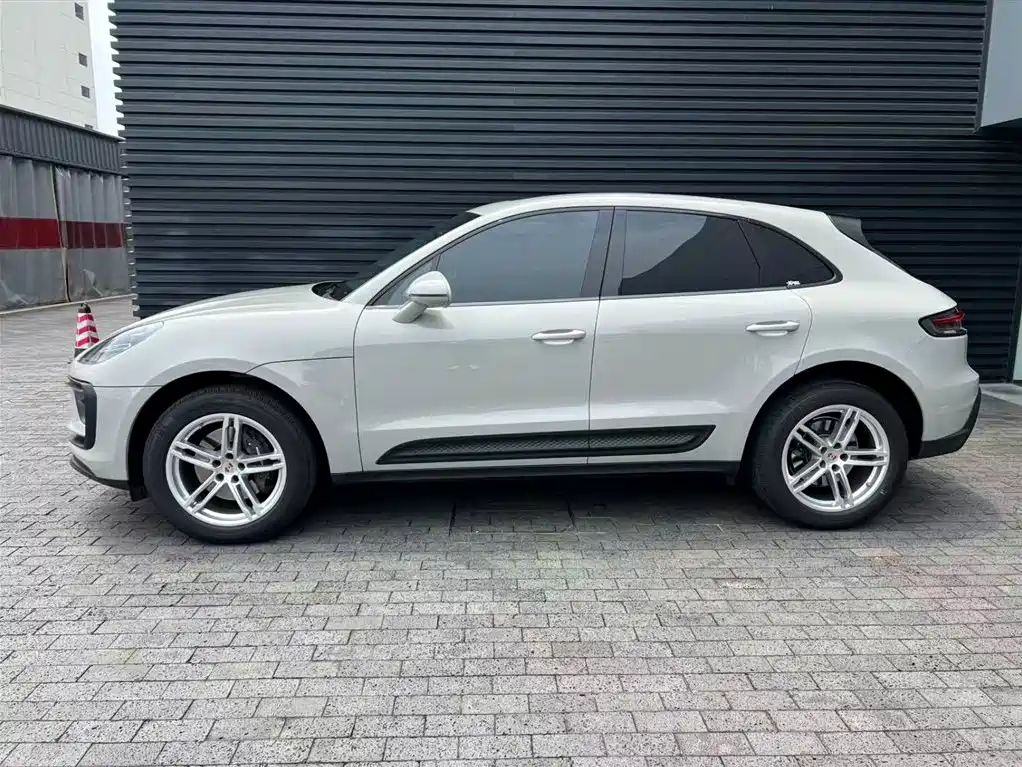 Porsche Macan 2025 — фото 3