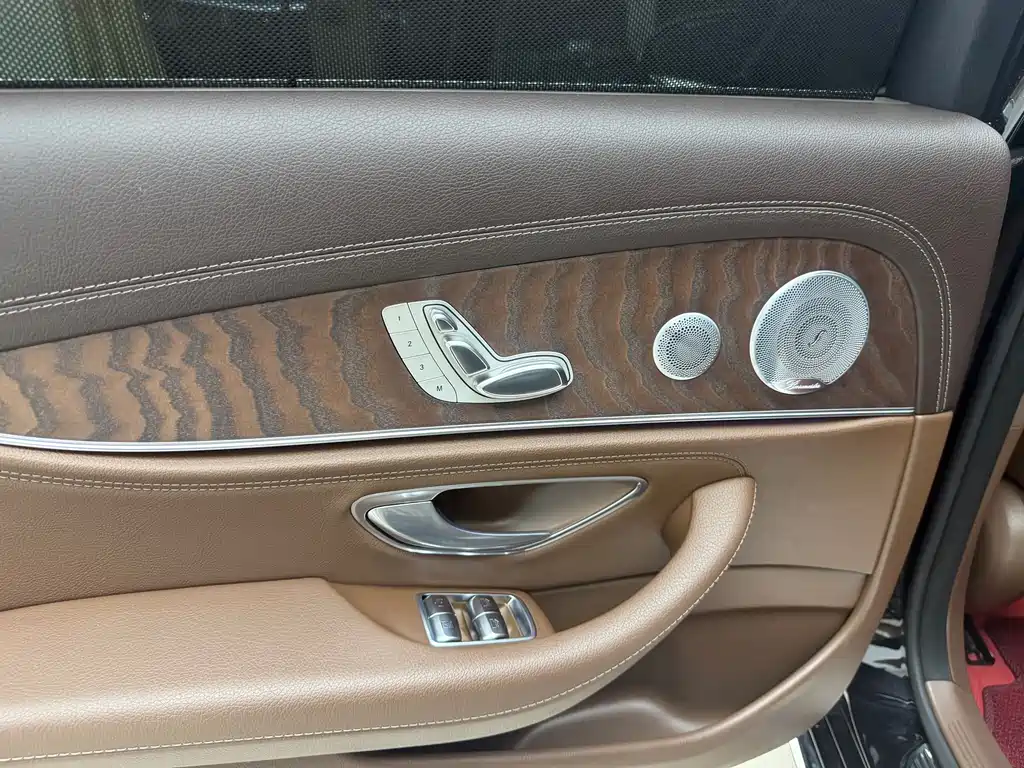 Mercedes-Benz E-Class 2020 — фото 10