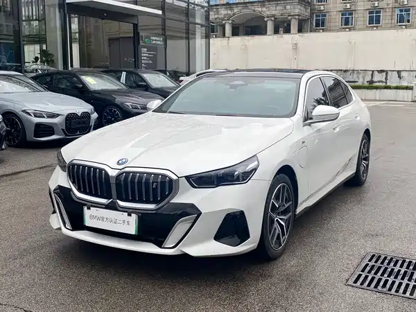 BMW i5 2024