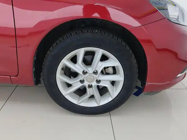 Nissan Tiida 2020