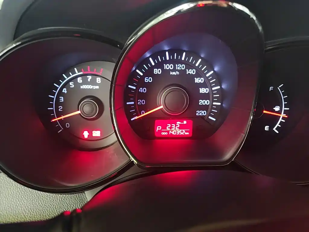 Kia K2 2014 — фото 12