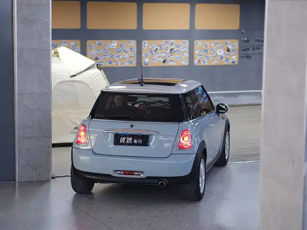 MINI 2012