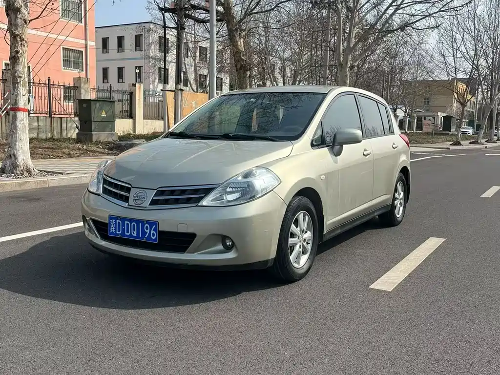 Nissan Tiida 2010