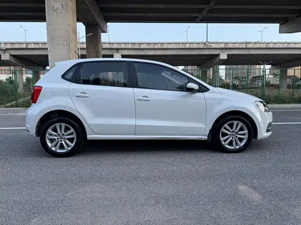 Volkswagen Polo 2016