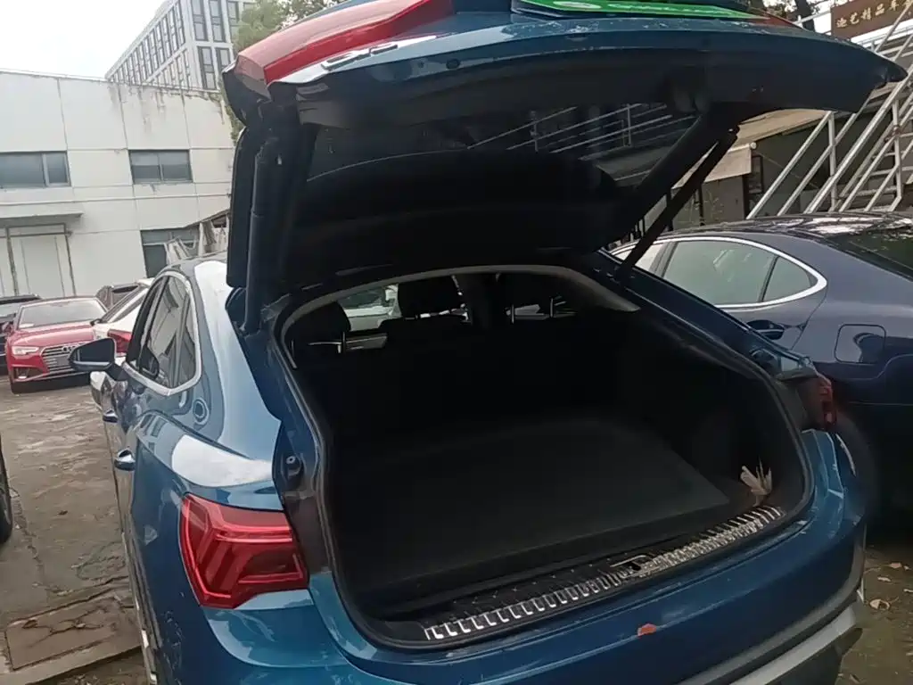 Audi Q3 Sportback 2021 — фото 19
