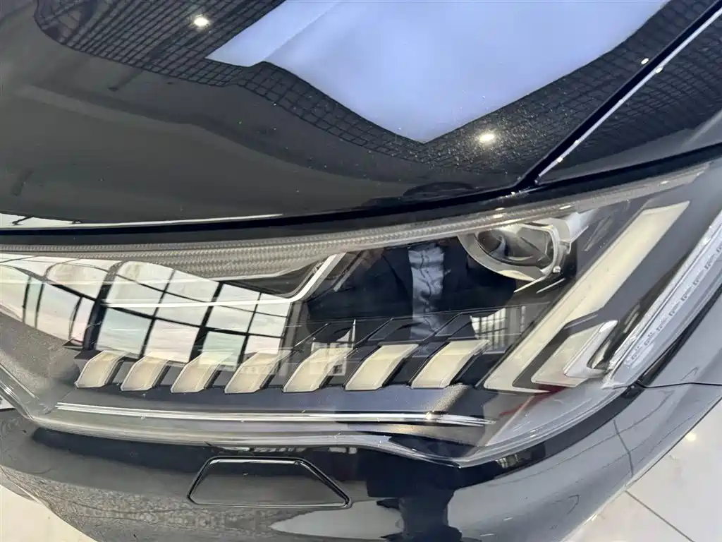 Audi Q7 2023 — фото 12