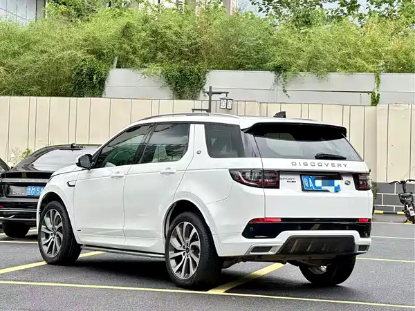 Land Rover Discovery Sport 2021