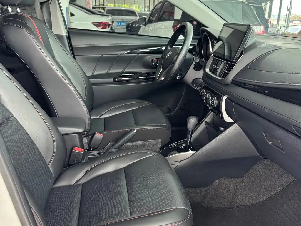 Toyota Yaris L 2022 — фото 15