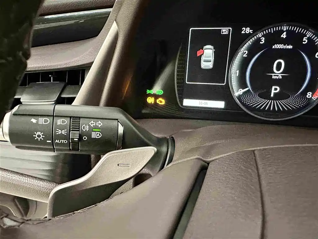 Lexus ES 2021 — фото 10