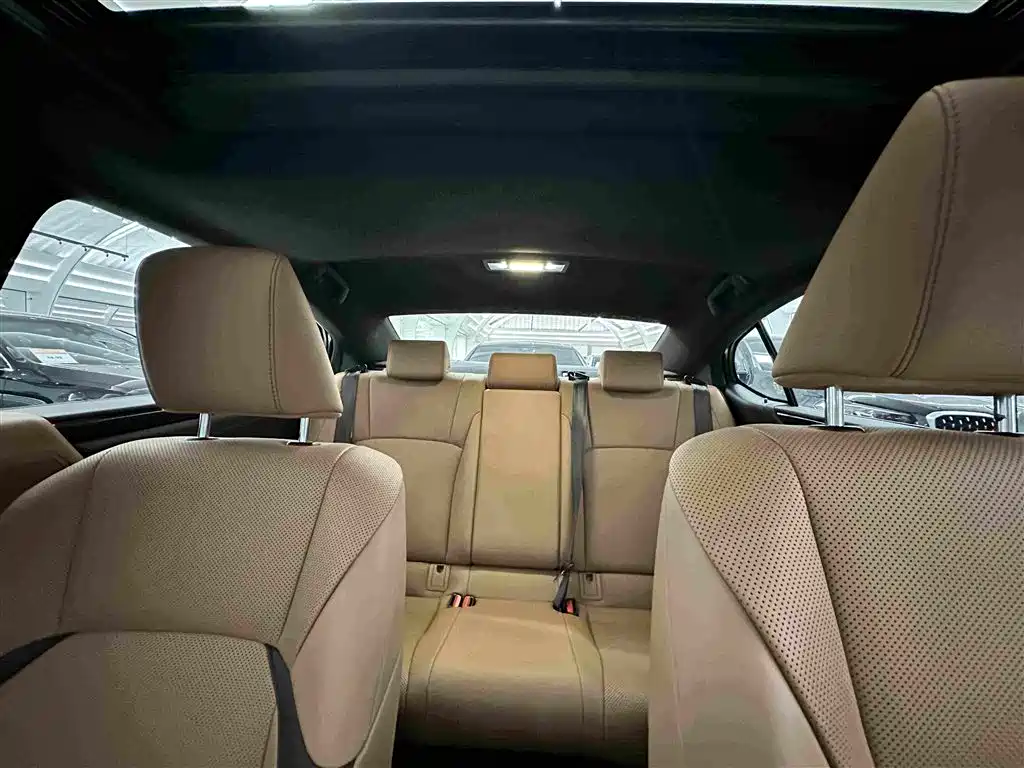 Lexus ES 2021 — фото 18