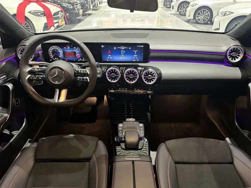 Mercedes-Benz A-Class 2024 — фото 13