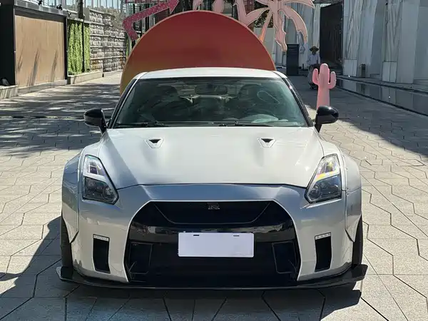 Nissan GT-R 2012