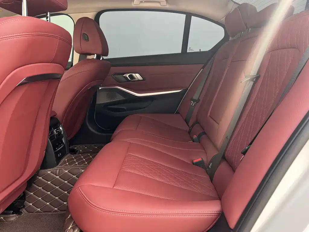 BMW 3 Series 2025