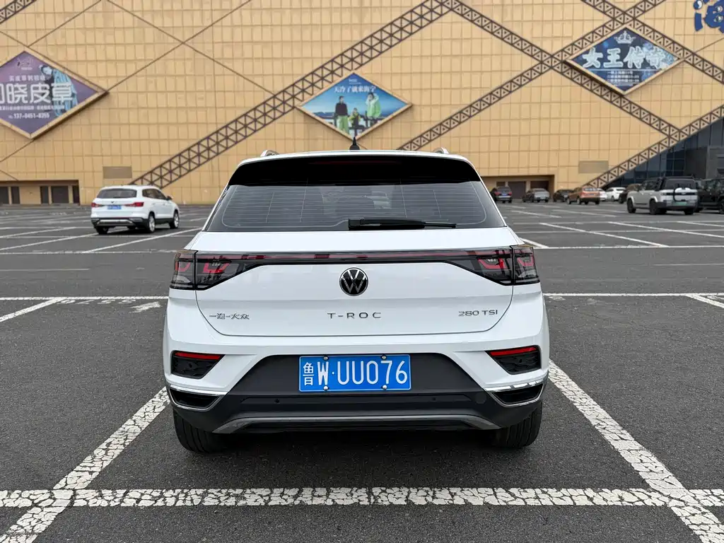 Volkswagen T-Roc 2023 — фото 5