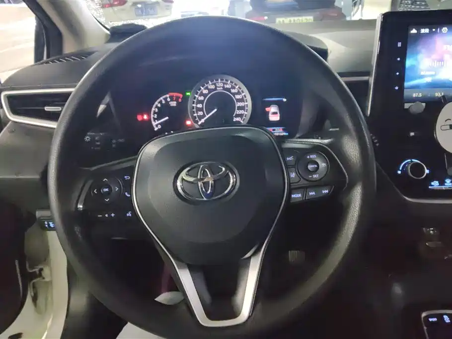 Toyota Corolla 2019 — фото 15