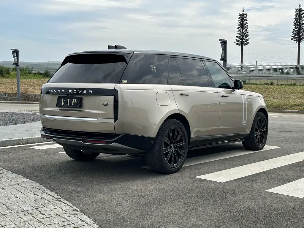 Land Rover Range Rover 2023 — фото 14