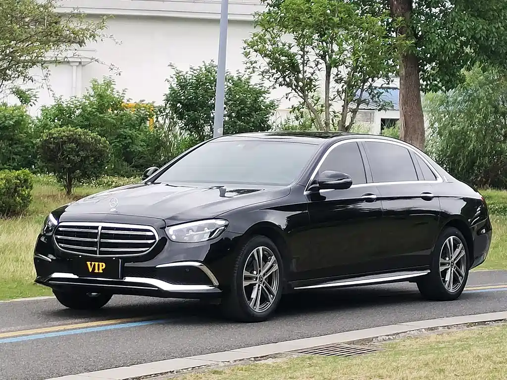 Mercedes-Benz E-Class 2022 — фото 1