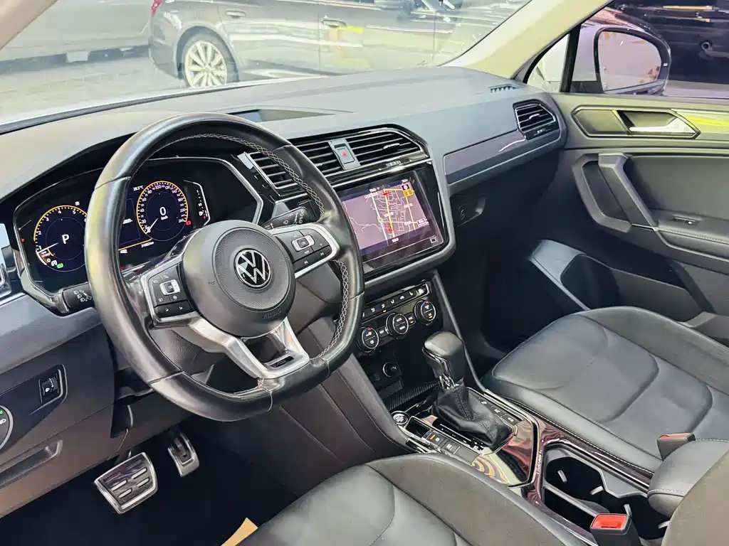 Volkswagen Tiguan L 2021 — фото 12