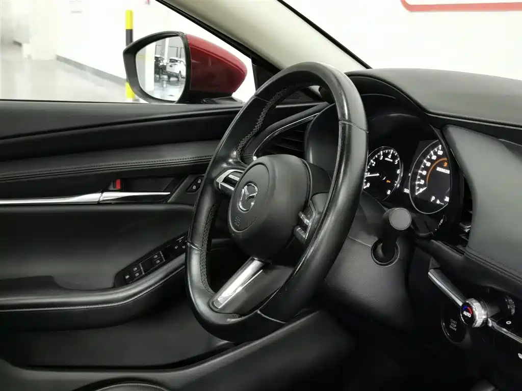Mazda 3 Axela 2021 — фото 22