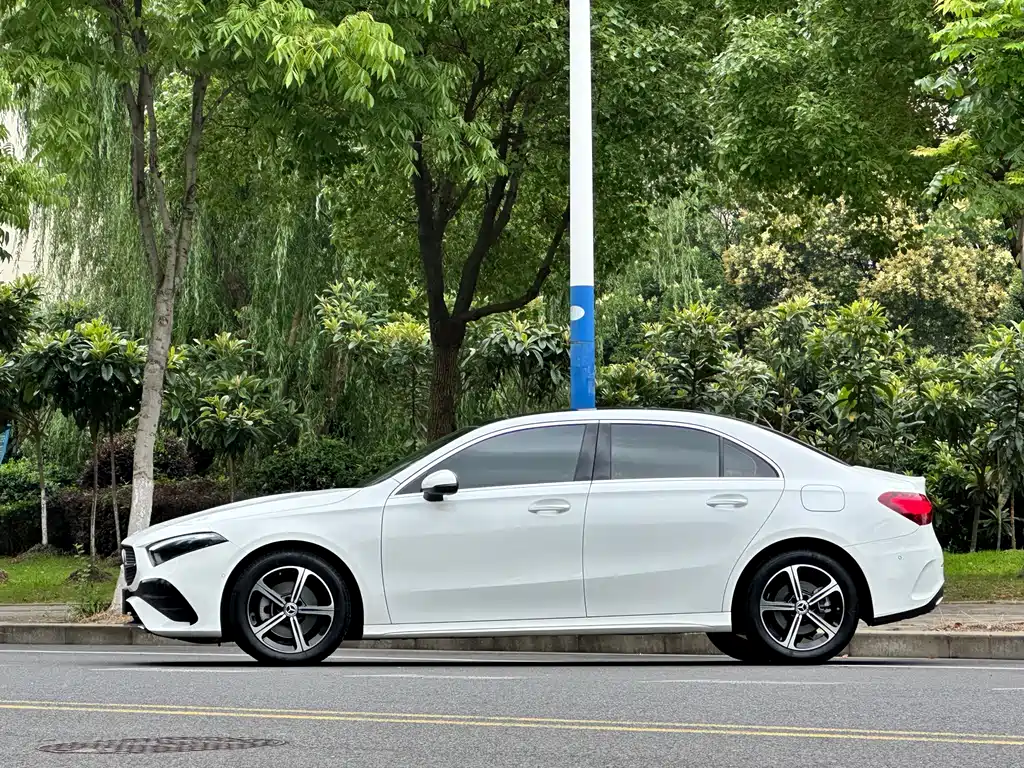 Mercedes-Benz A-Class 2025 — фото 6