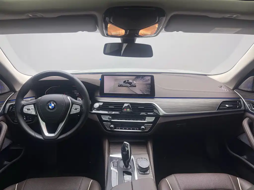 BMW 5 Series 2021 — фото 13