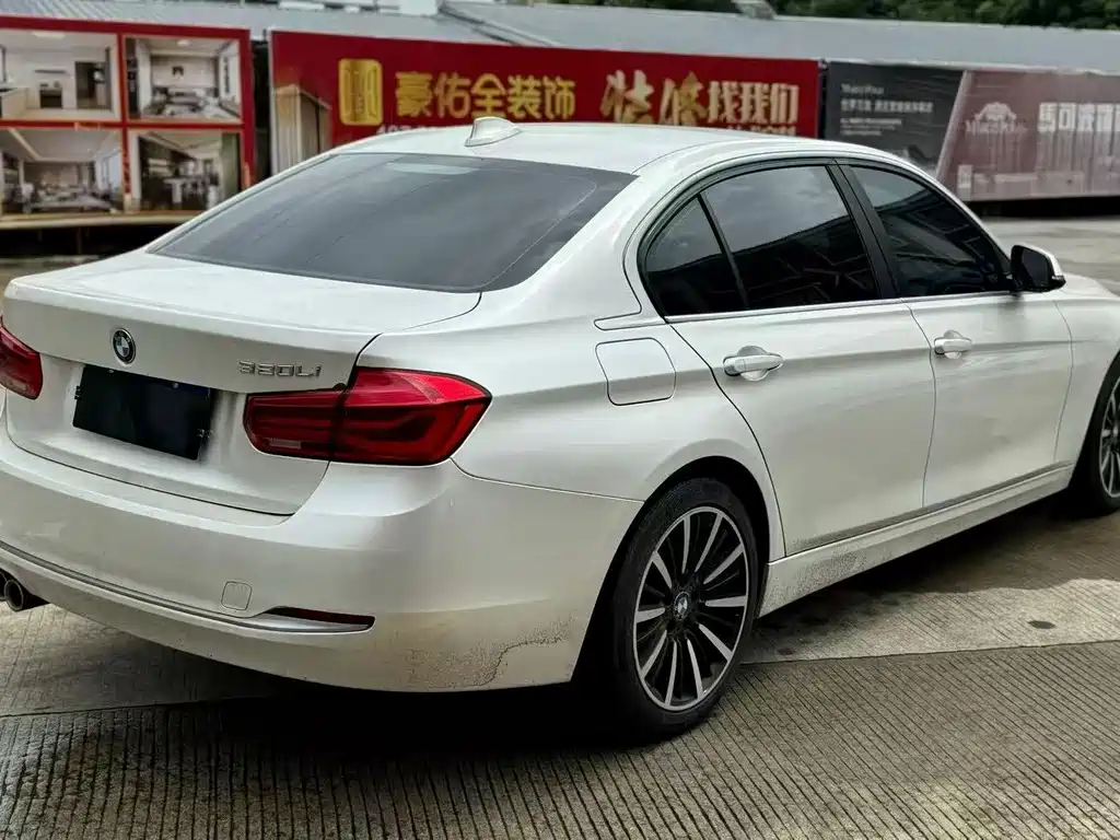 BMW 3 Series 2017 — фото 9