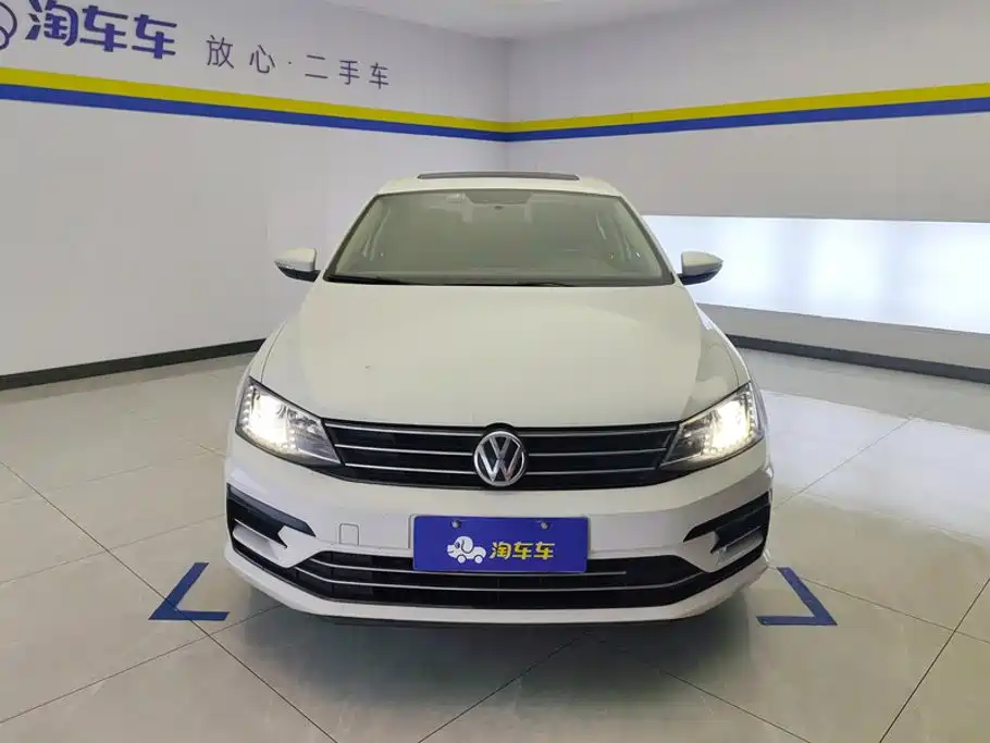 Volkswagen Sagitar 2018