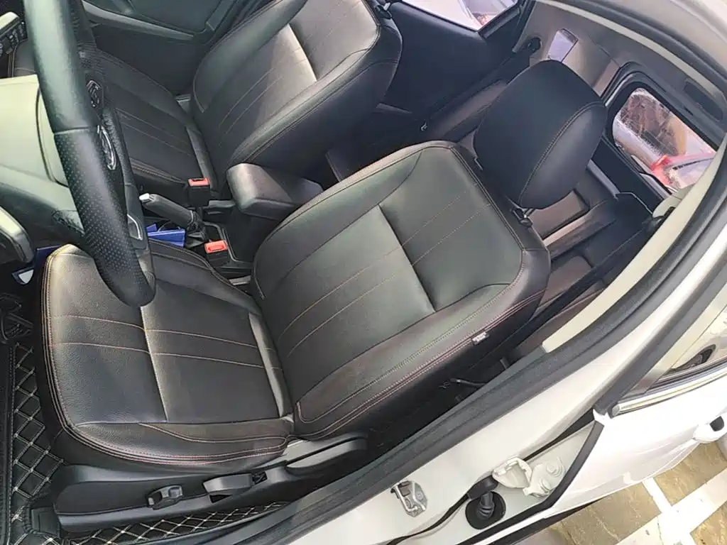 Ford EcoSport 2017 — фото 15