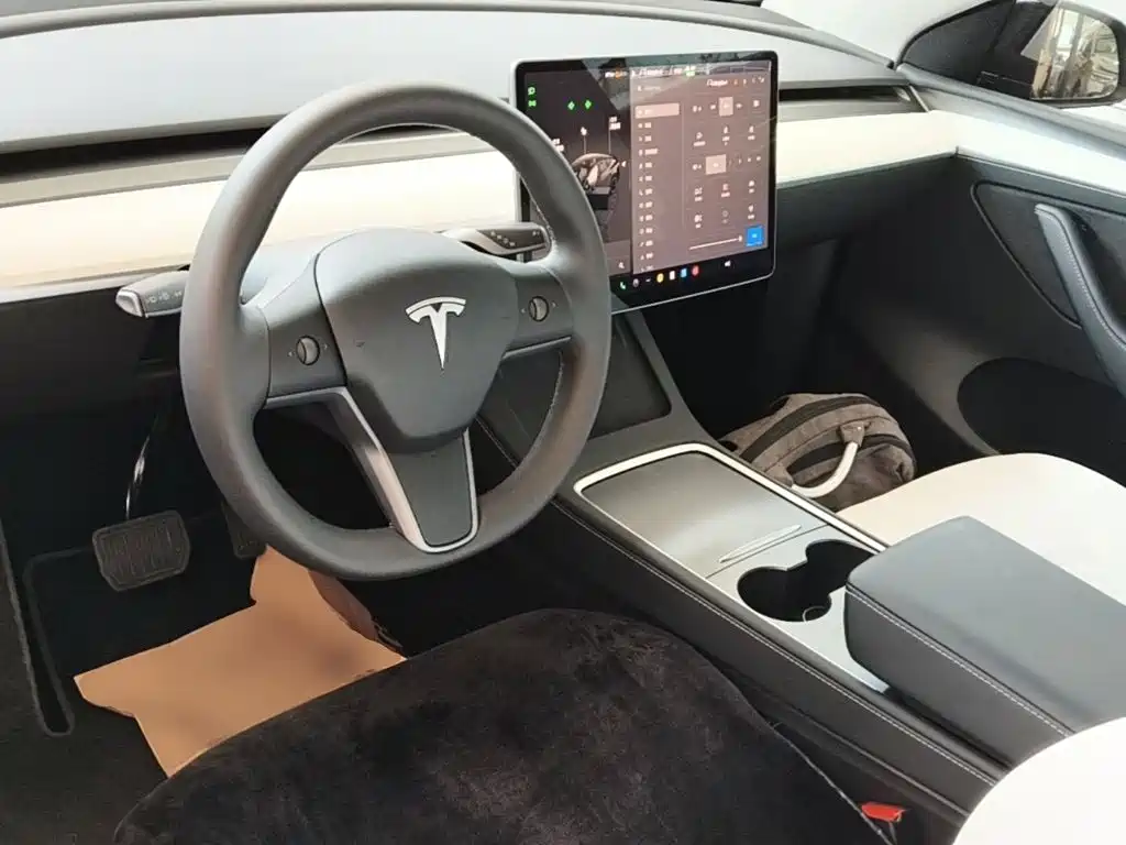 Tesla Model Y 2023 — фото 10